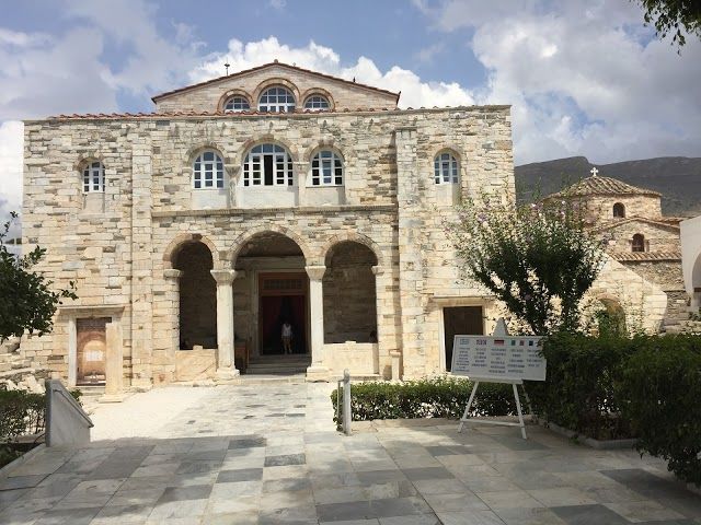 Chiesa di Ekatontapyliani